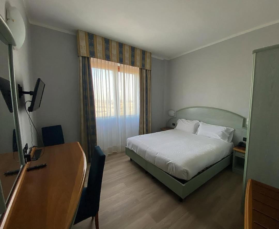 Hotel Europa Milano Rosate Exterior foto
